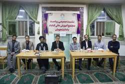 نشست صمیمی رییس دانشگاه با دانشجویان سرای دانشجویی خاتم الانبیا(ص)